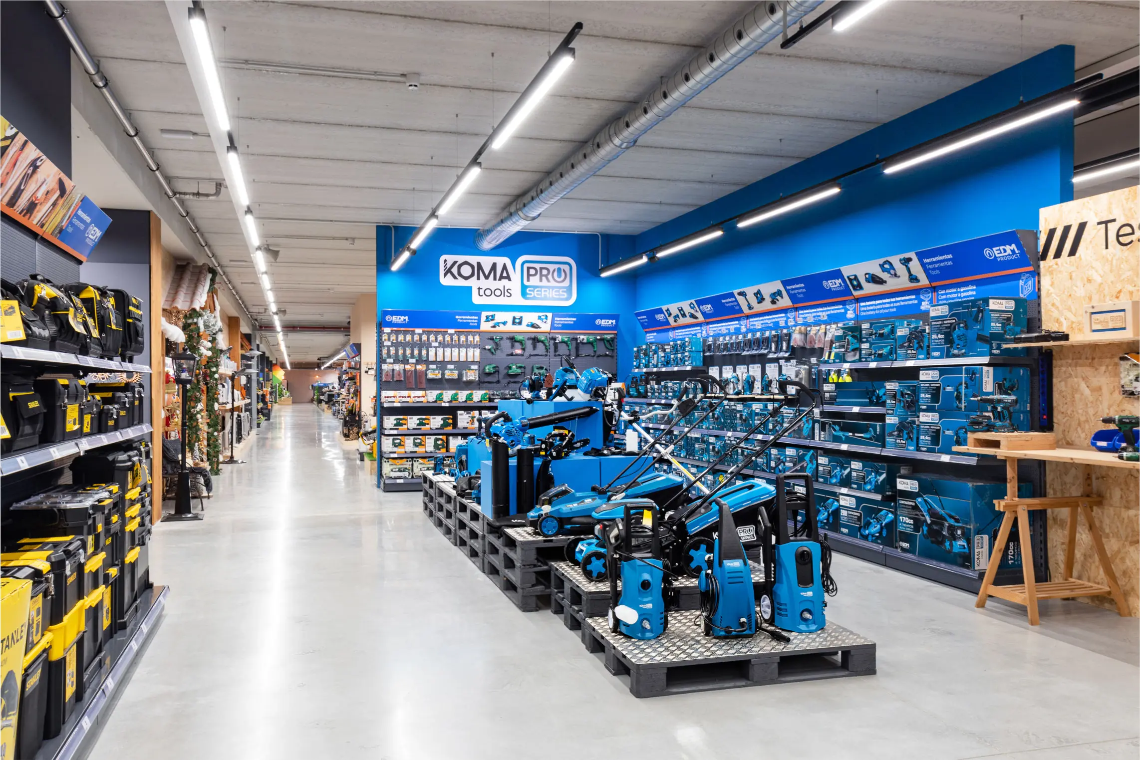 Showroom Elektro3 de 4.000 m² en Vilaseca, Tarragona