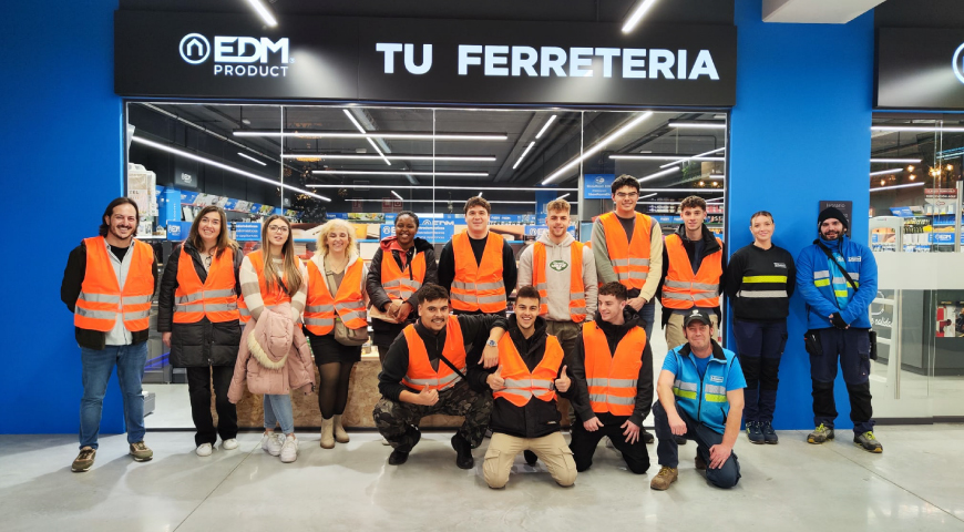 Visita dels estudiants de 2n del CFGS a Transport i Logística de l'Institut Jaume Huguet de Valls