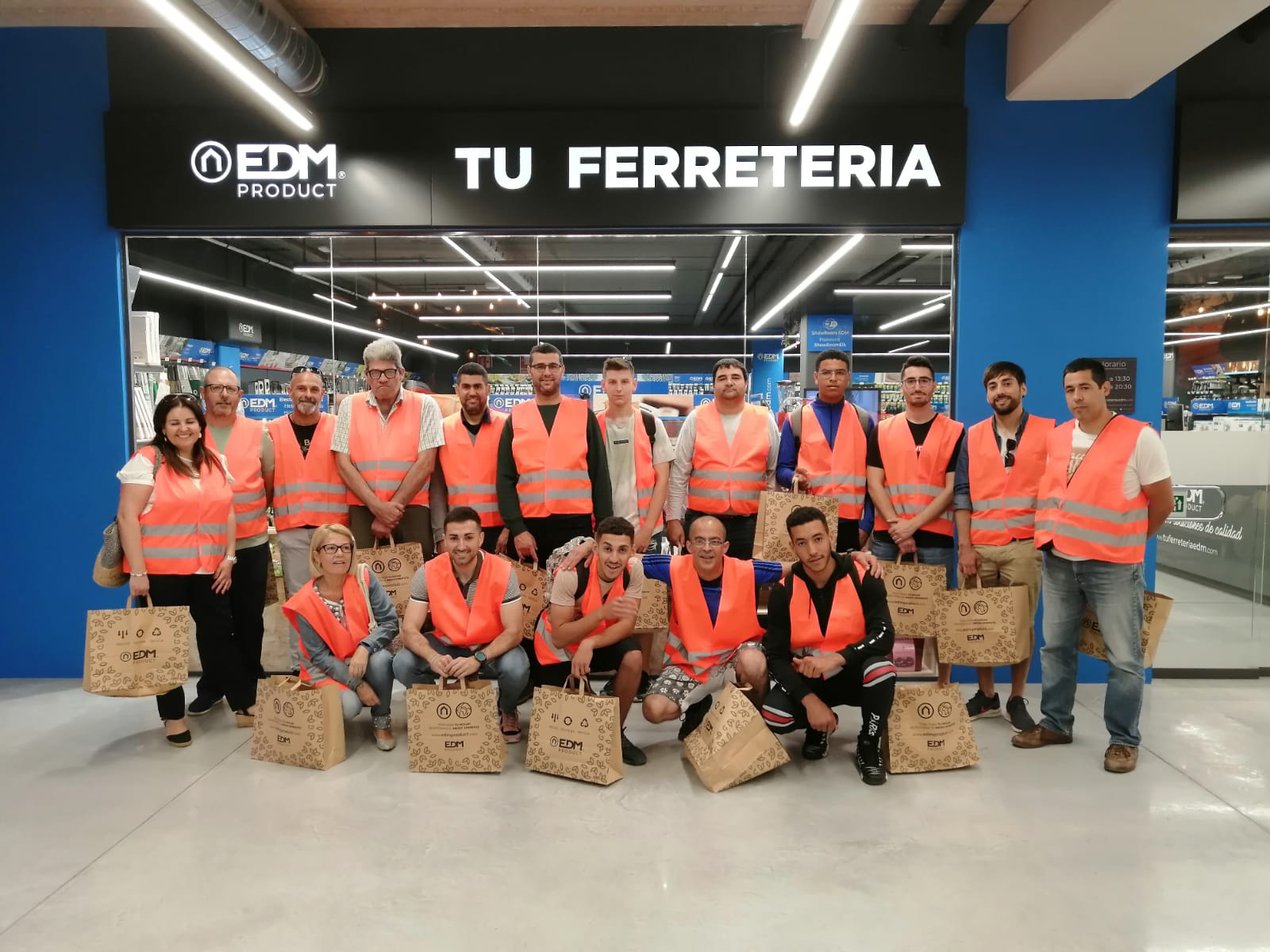 Visit of the students of the Certificate of Professionalism of Auxiliary Activities of Almacén de la Selva del Camp